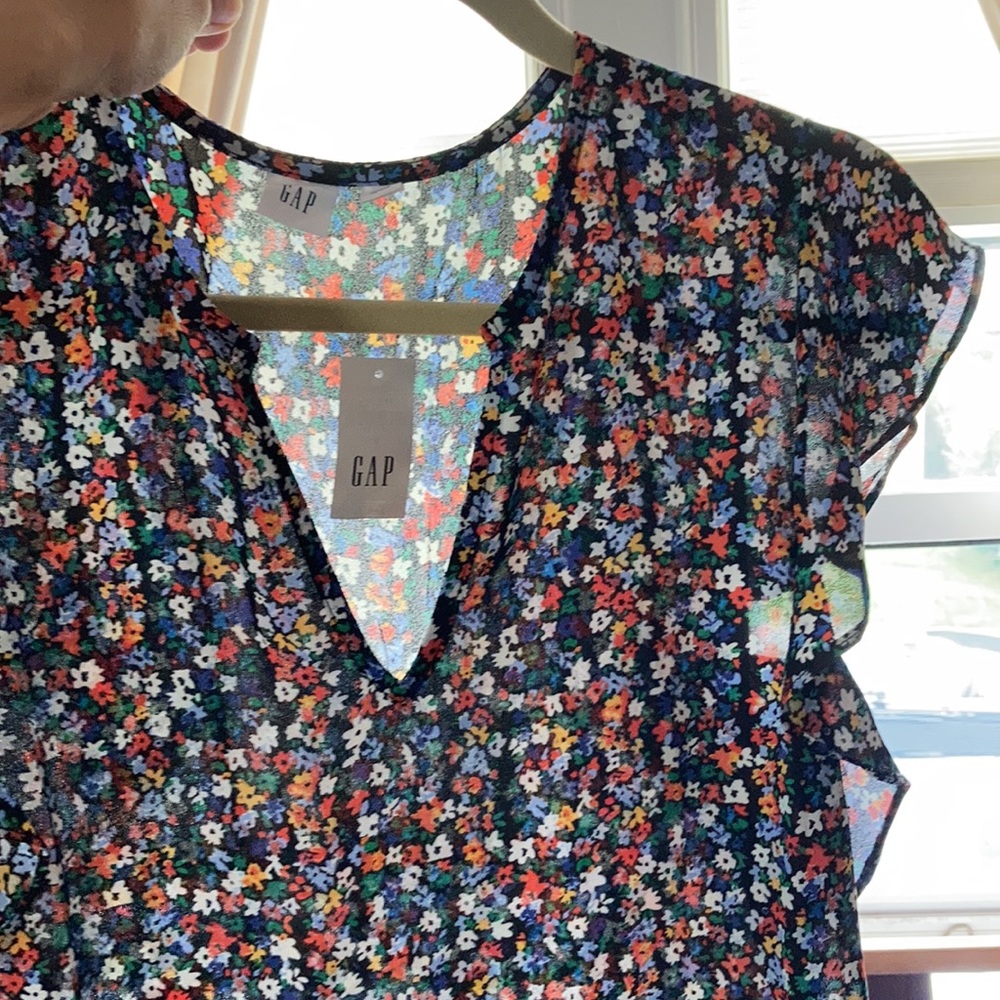 Flutter Sleeve Garden Top